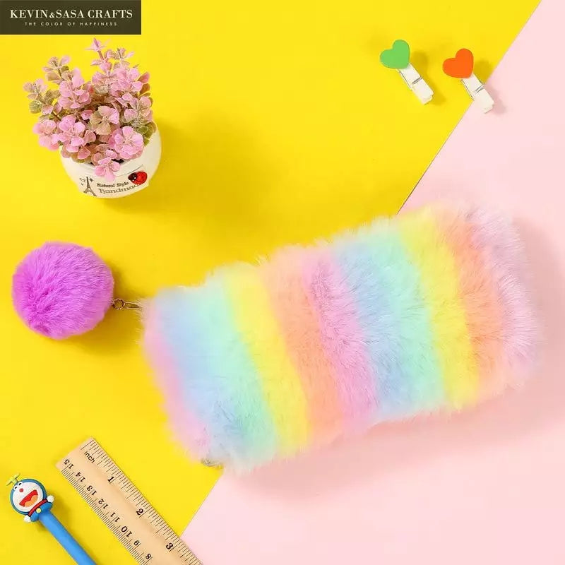 ESTUCHE DE LÁPICES DE FELPA DE ARCOÍRIS