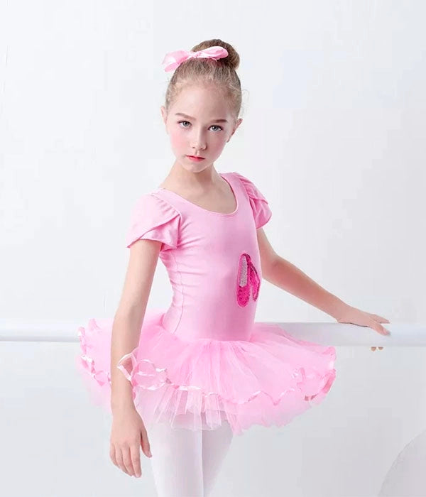 VESTIDO CON DETALLE DE LENTEJUELAS